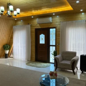 کلبه جنگلی لب رودخونه با آتشدان