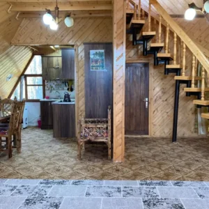 کلبه تکخواب لب دریاچه گیسوم