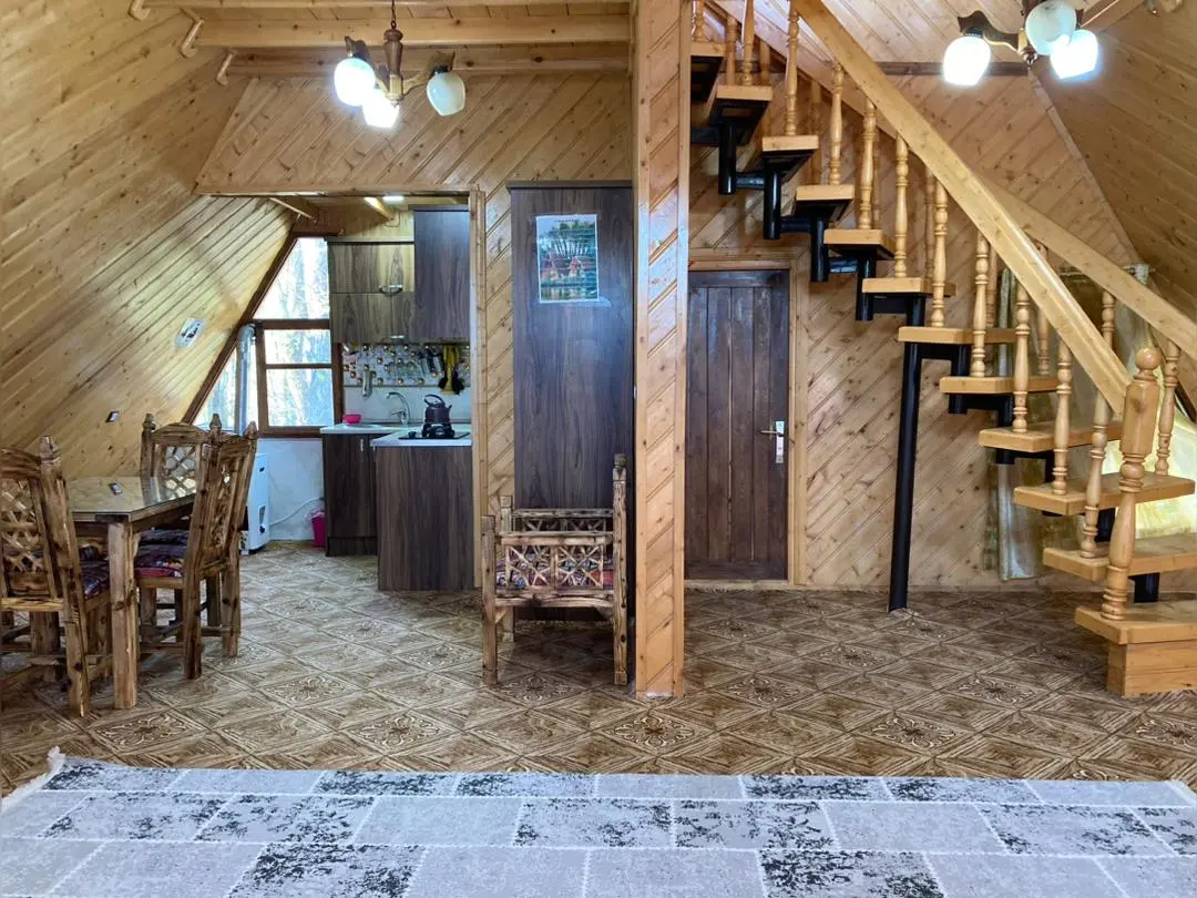 کلبه تکخواب لب دریاچه گیسوم