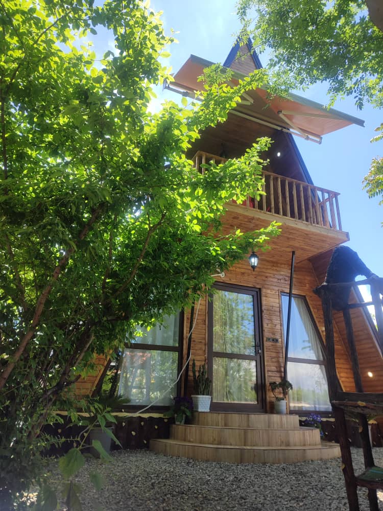 کلبه سوئیسی لب رودخونه گتگسر