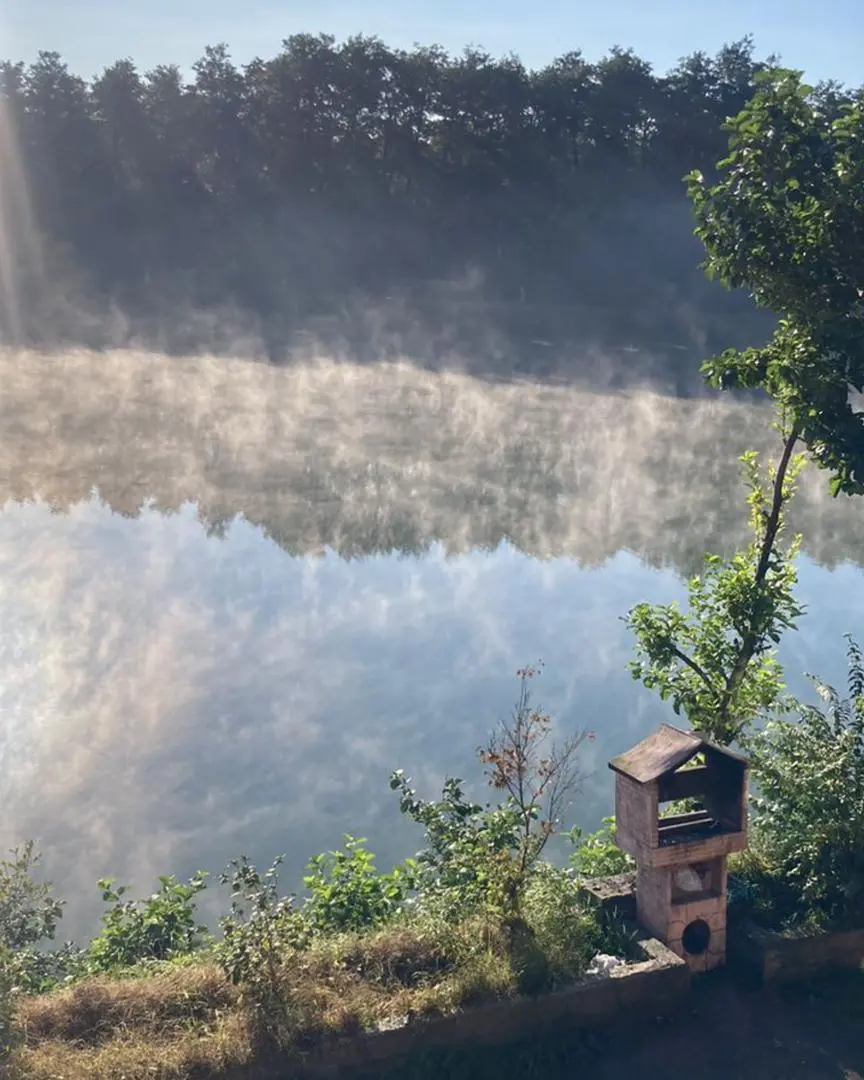 کلبه تکخواب لب دریاچه گیسوم