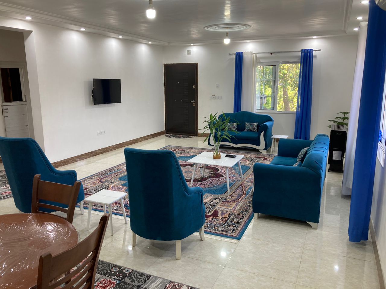 ویلای جنگلی لب رودخونه گیسوم