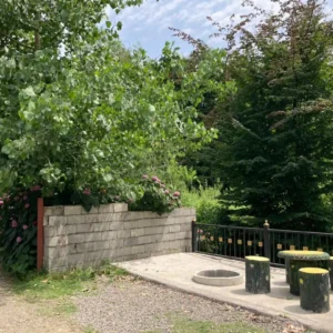 کلبه جنگلی لوکس لب رودخونه