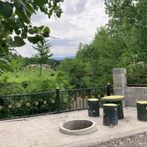 کلبه جنگلی لوکس لب رودخونه