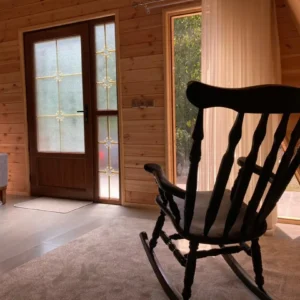 کلبه جنگلی لوکس لب رودخونه