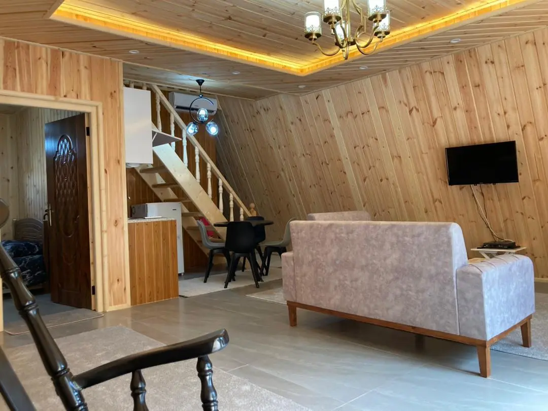 کلبه جنگلی لوکس لب رودخونه