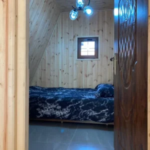 کلبه جنگلی لوکس لب رودخونه