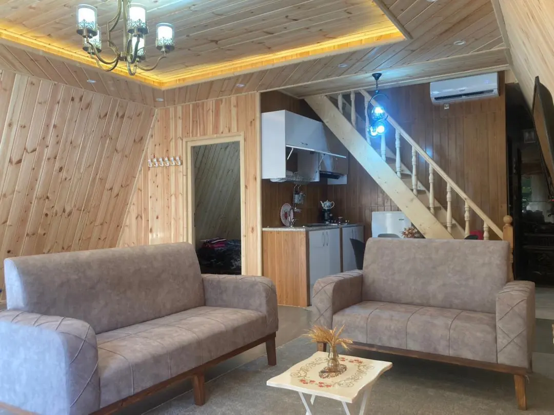 کلبه جنگلی لوکس لب رودخونه