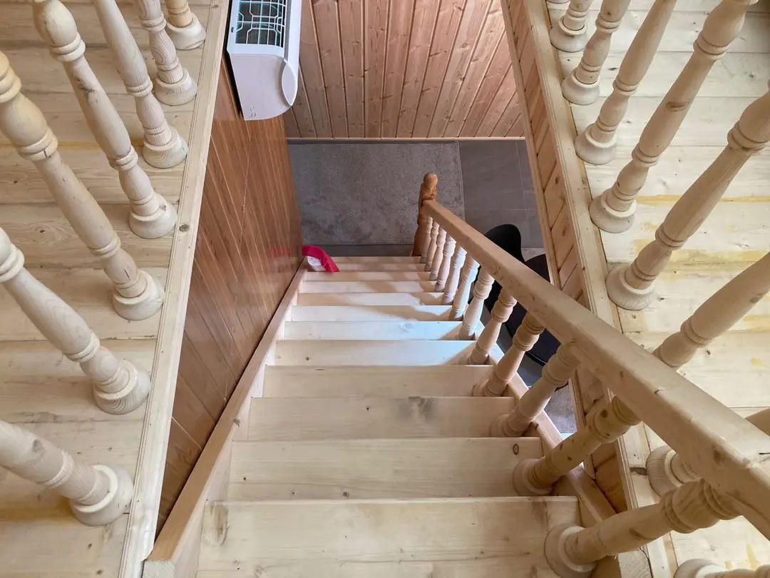 کلبه جنگلی لوکس لب رودخونه