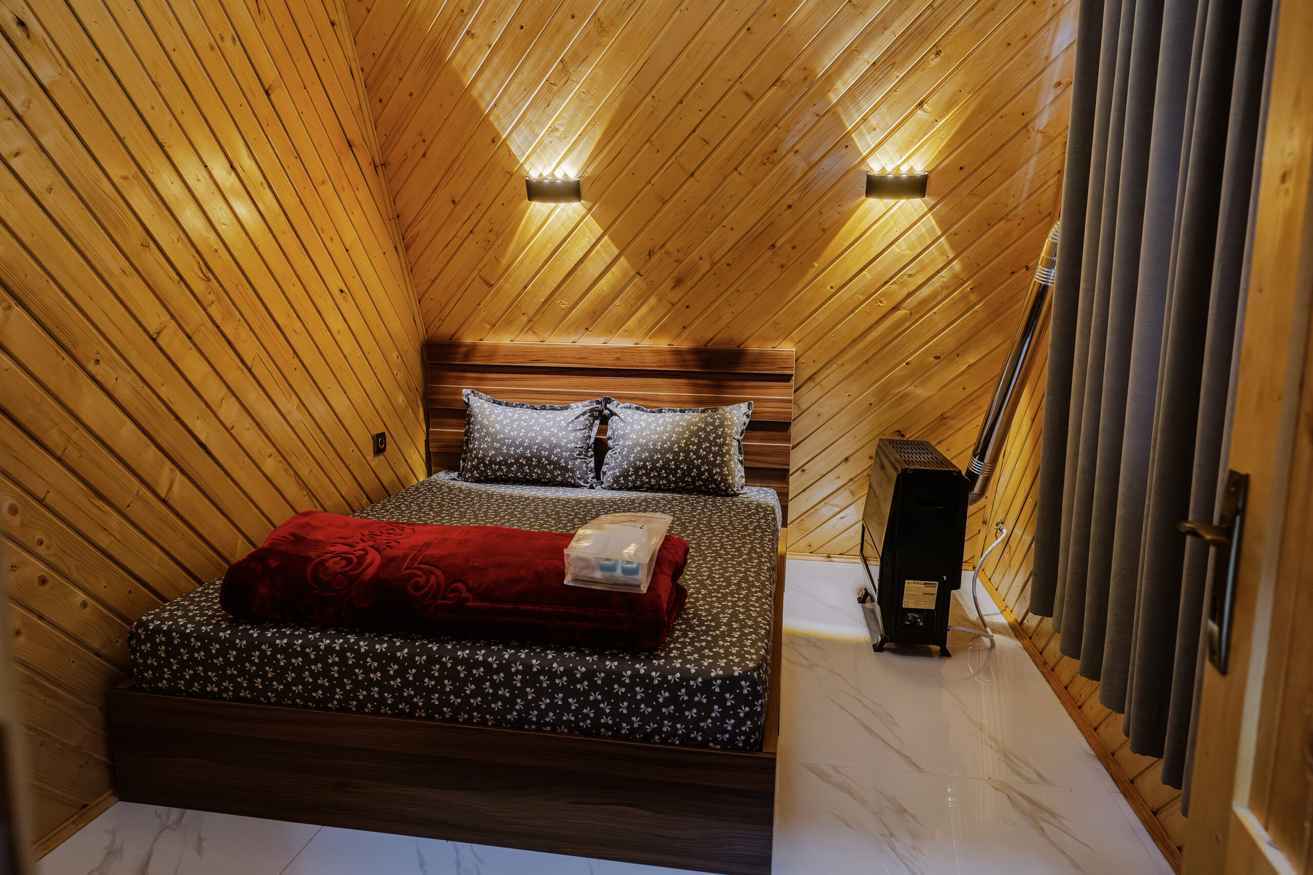 کلبه دوخواب vip لب دریاچه گیسوم