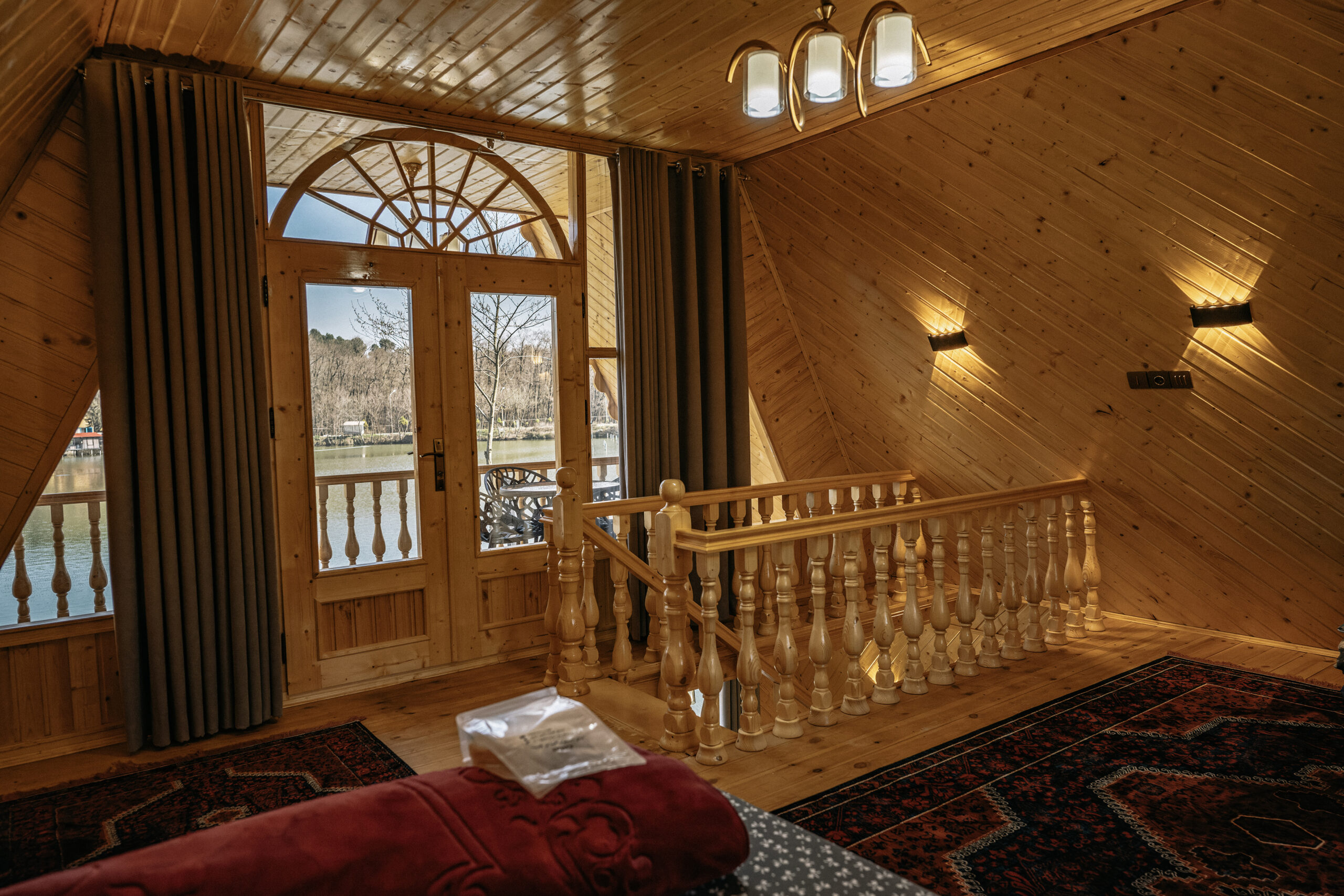 کلبه دوخواب vip لب دریاچه گیسوم