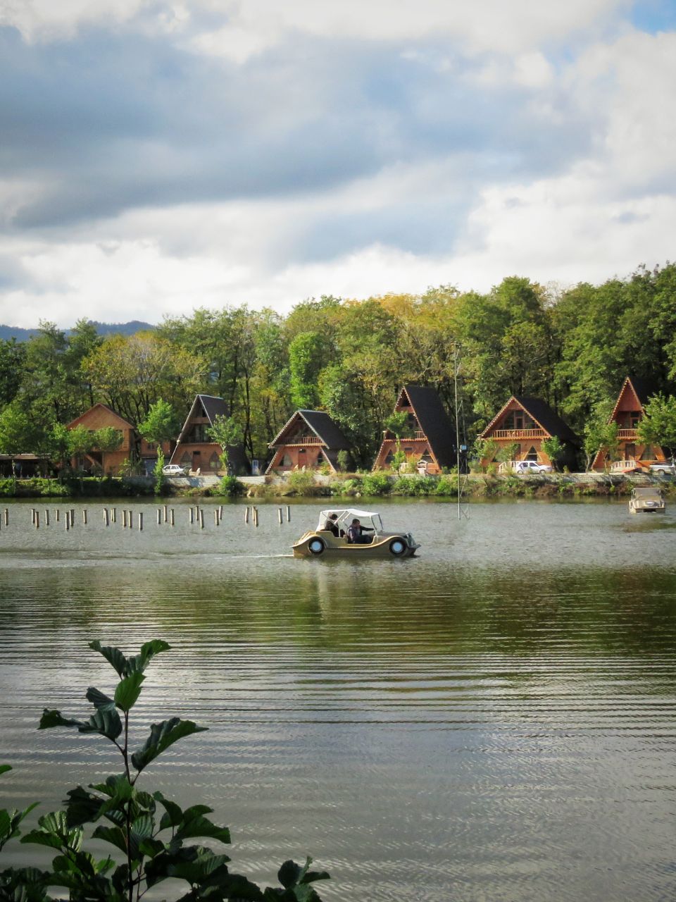 کلبه دوخواب vip لب دریاچه گیسوم