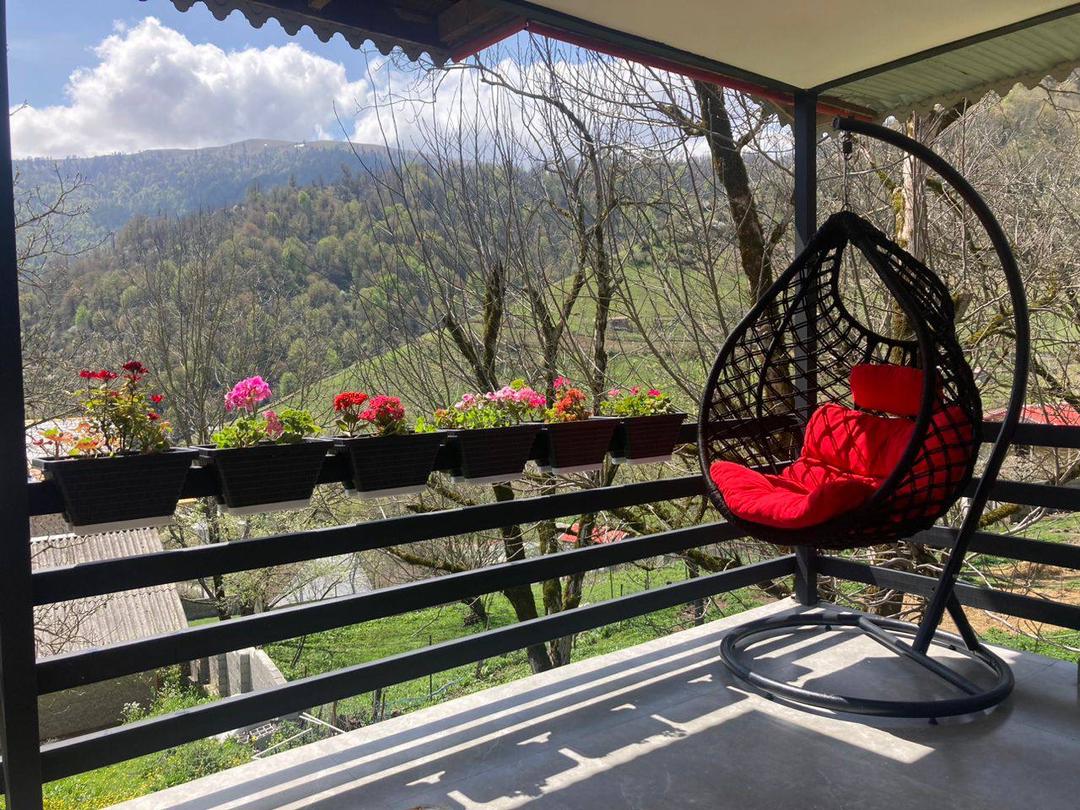 ویلا ییلاقی با منظره کوه و جنگل