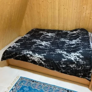 کلبه جنگلی لب رودخونه با آتشدان