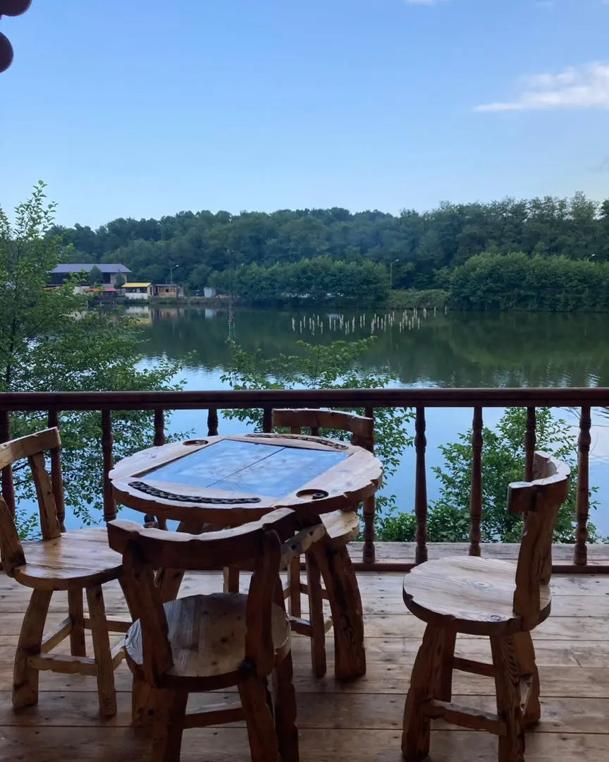 کلبه تکخواب لب دریاچه گیسوم