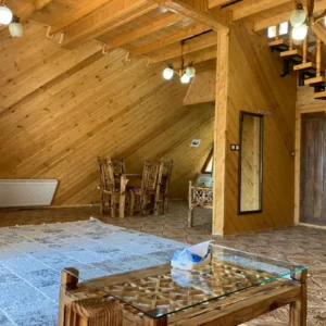 کلبه تکخواب لب دریاچه گیسوم