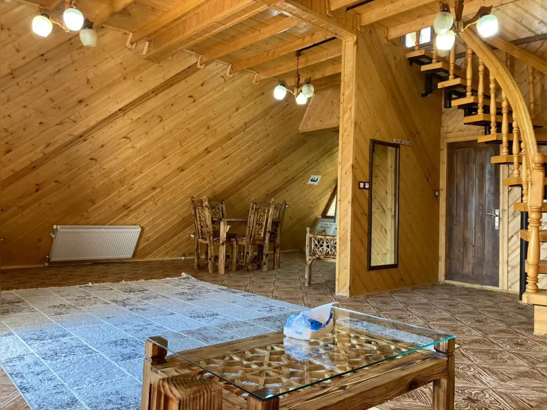 کلبه تکخواب لب دریاچه گیسوم