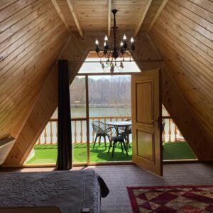 کلبه استخر و جکوزی دار لب دریاچه گیسوم