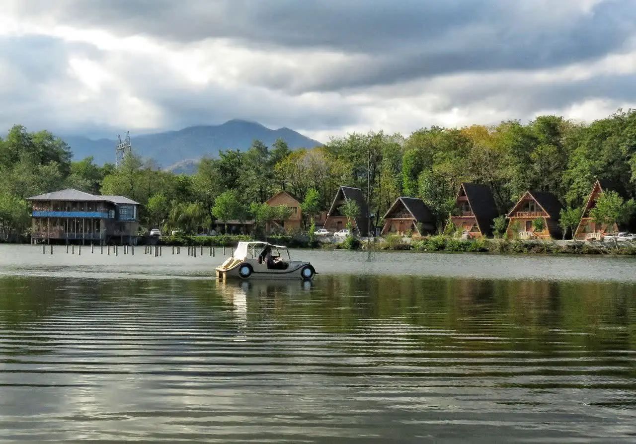 کلبه دوخواب vip لب دریاچه گیسوم