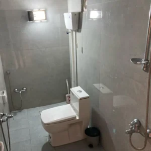 کلبه جنگلی لب رودخونه با آتشدان