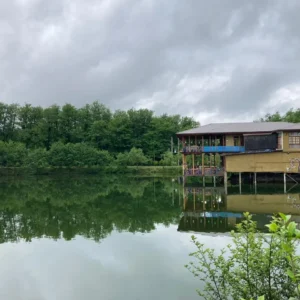 کلبه دوخواب لب دریاچه گیسوم