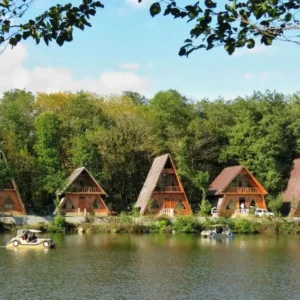 کلبه دوخواب لب دریاچه گیسوم