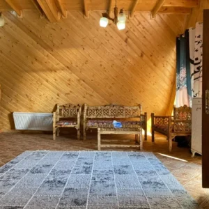 کلبه تکخواب لب دریاچه گیسوم