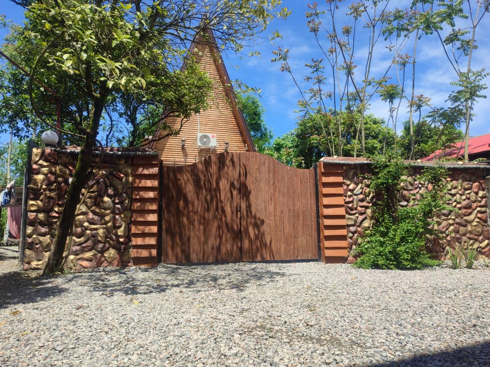 کلبه سوئیسی لب رودخونه گتگسر