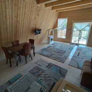 کلبه تکخواب نزدیک دریاچه در اسالم