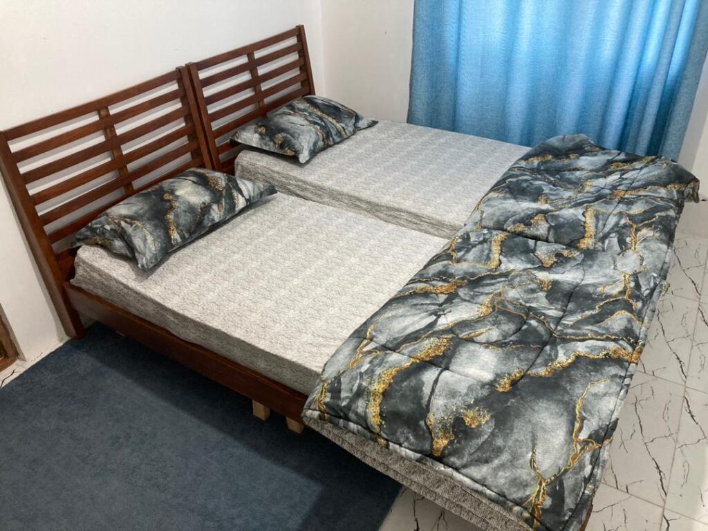 ویلا چهارخواب استخر و جکوزی دار