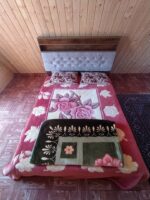 کلبه تکخواب نزدیک دریاچه در اسالم