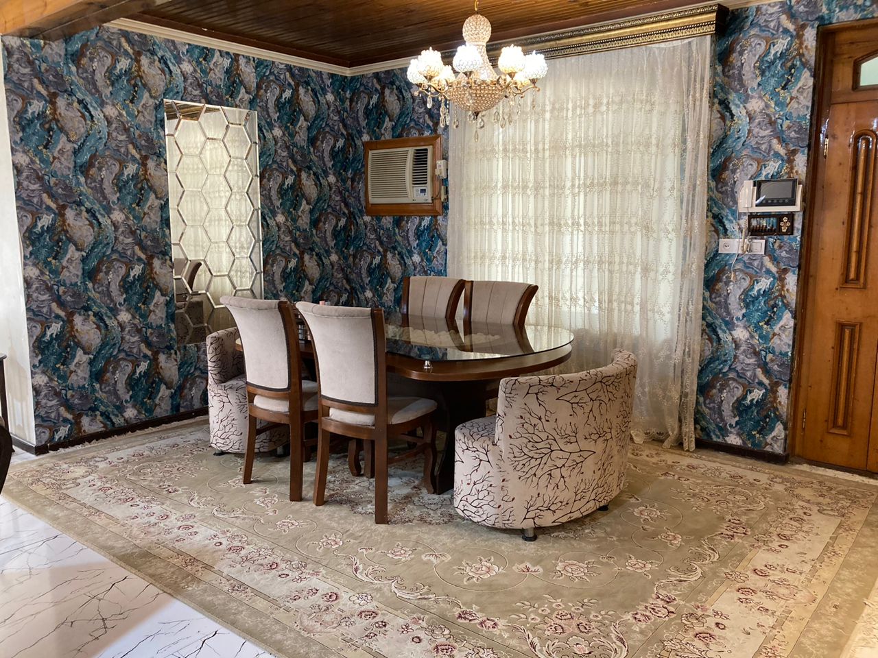 ویلا چهارخواب استخر و جکوزی دار