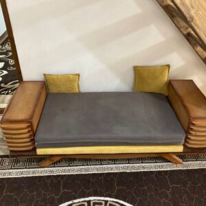 کلبه سوئیسی استخردار با منظره جنگل