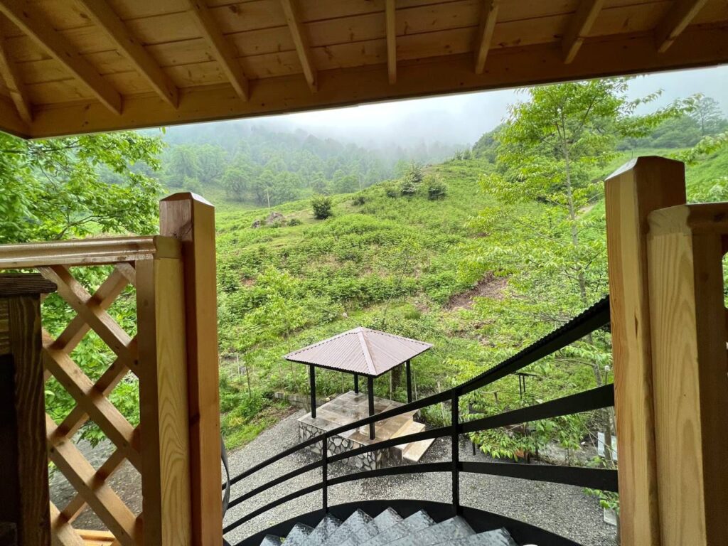 کلبه جنگلی با جکوزی در جاده پونل - طبقه ۲