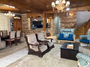ویلا چهارخواب استخر و جکوزی دار