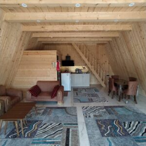 کلبه تکخواب نزدیک دریاچه در اسالم