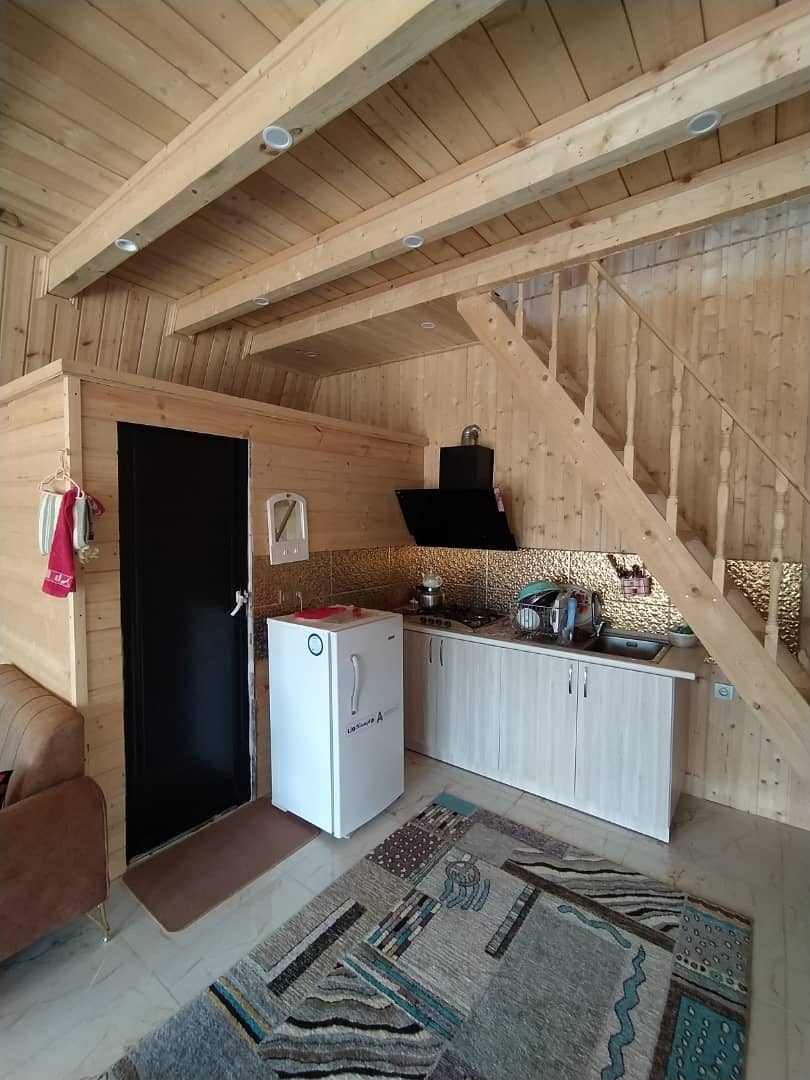 کلبه تکخواب نزدیک دریاچه در اسالم