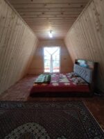 کلبه تکخواب نزدیک دریاچه در اسالم