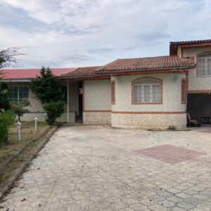 ویلا چهارخواب استخر و جکوزی دار
