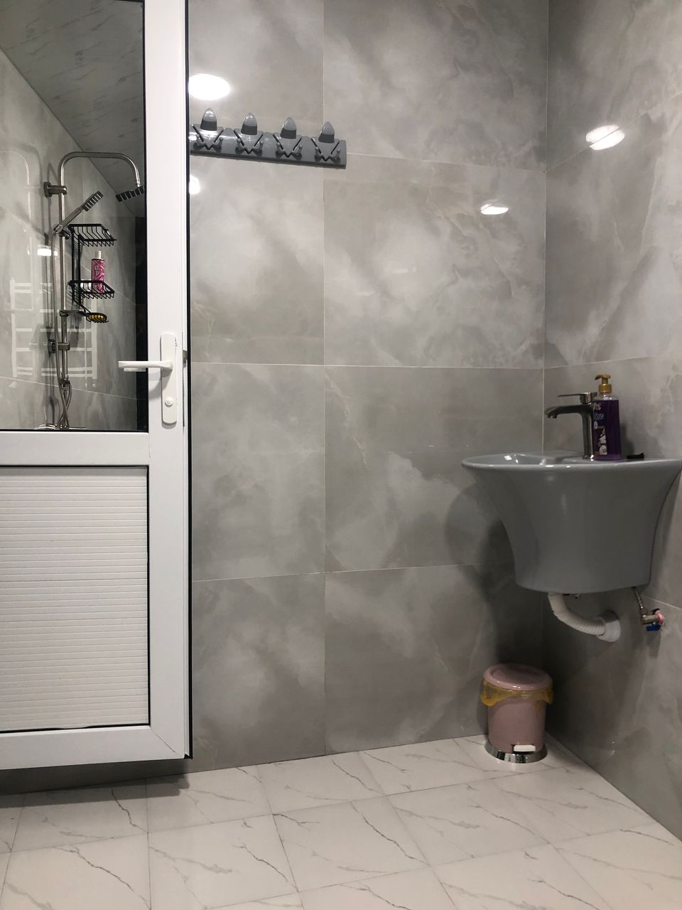 کلبه دوخواب با روف گاردن خوش منظره