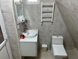 کلبه مثلثی تکخواب در رضوانشهر